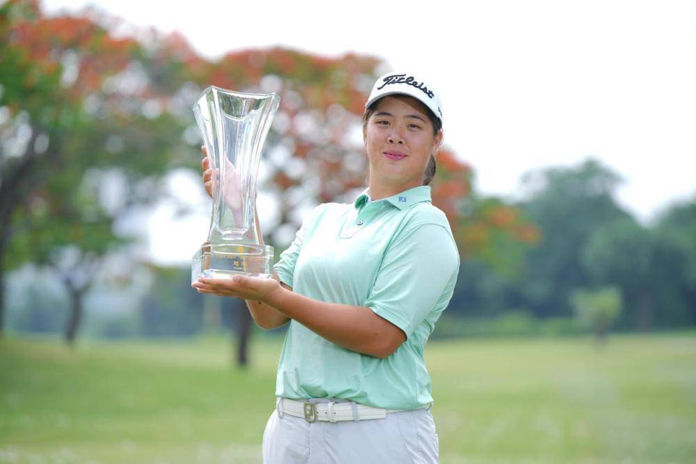 体坛联播｜巴黎首夺欧冠成就四冠王，陈妤颉再刷亚洲少年纪录