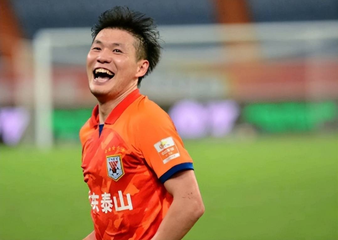 他是首位加盟意甲球队的国足名将！如今近况曝光，引发球迷热议